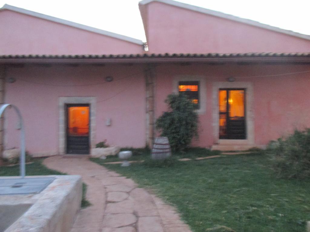 Le Mangiatoie Del Re Giordano Villa Авола Екстериор снимка